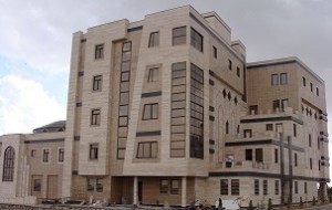 نمایی از ساختمان اداری دانشگاه آزاد اسلامی واحد شاهرود